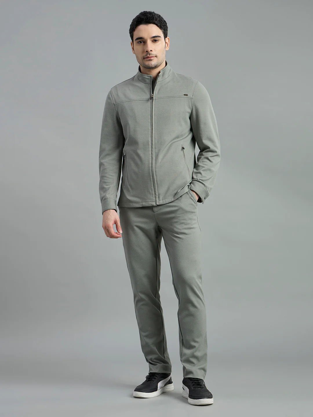 Stretchable Knit Stride Trousers - Image 17
